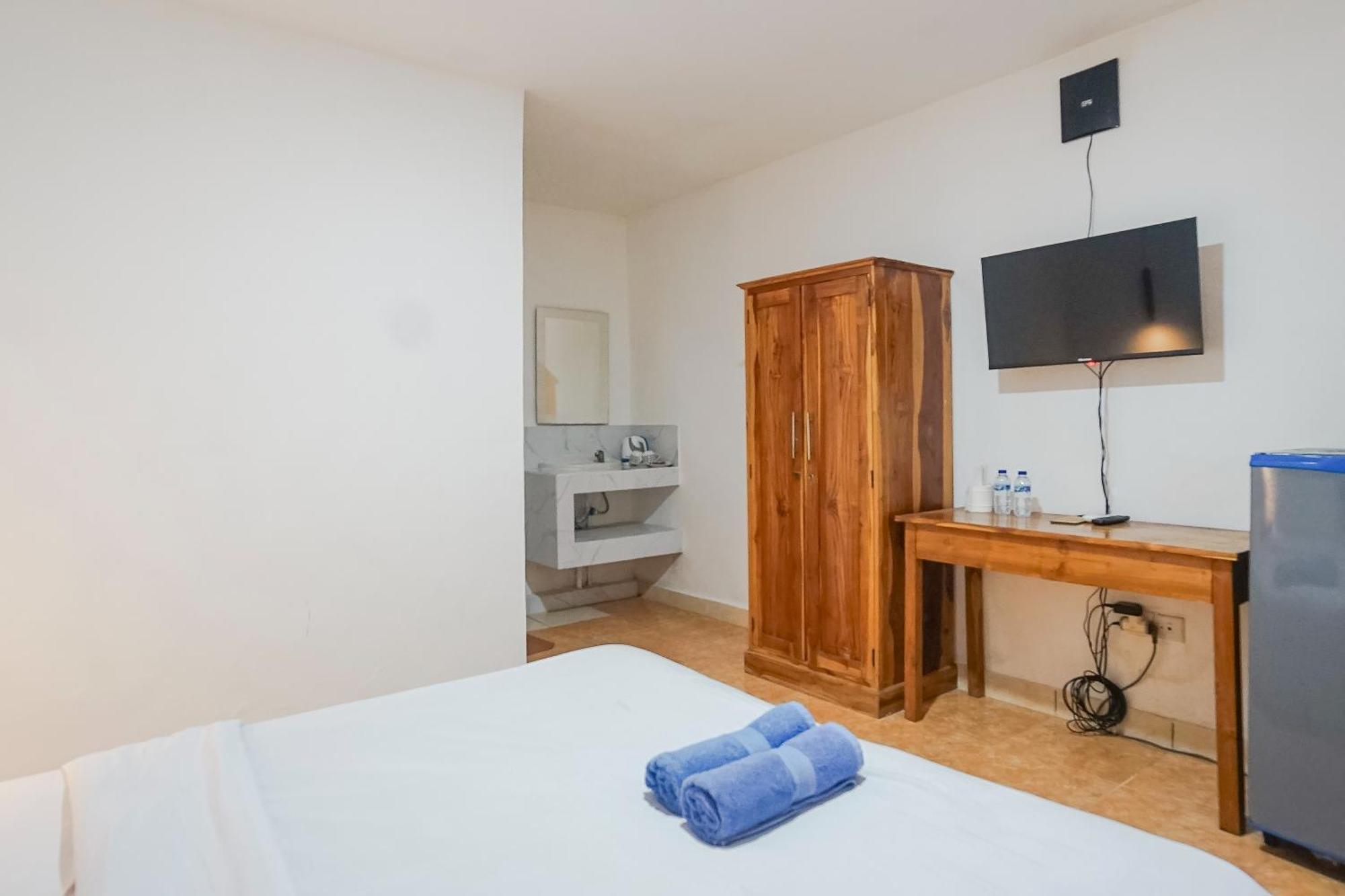 Kos 168 Jimbaran Hotel ภายนอก รูปภาพ