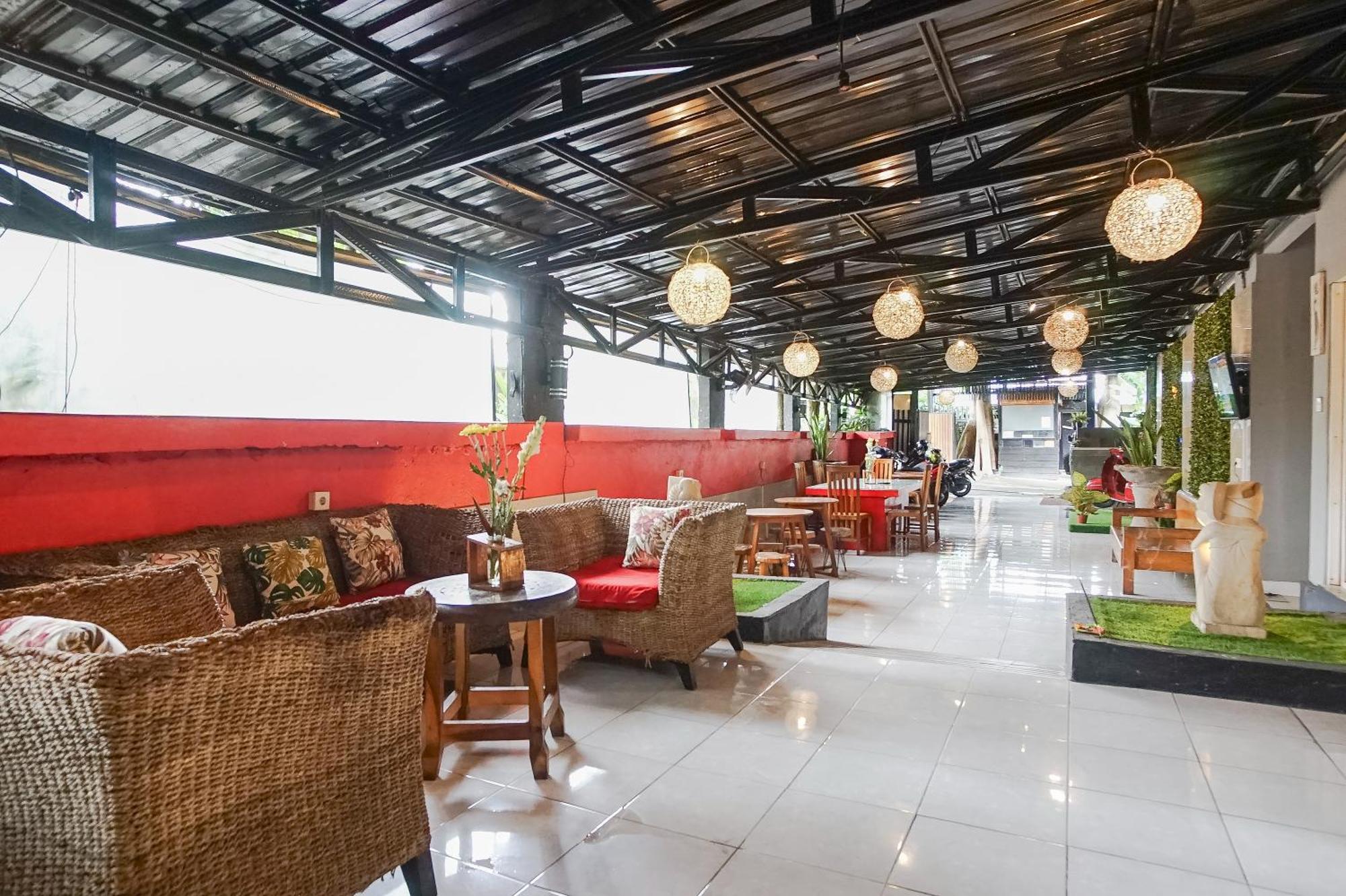 Kos 168 Jimbaran Hotel ภายนอก รูปภาพ