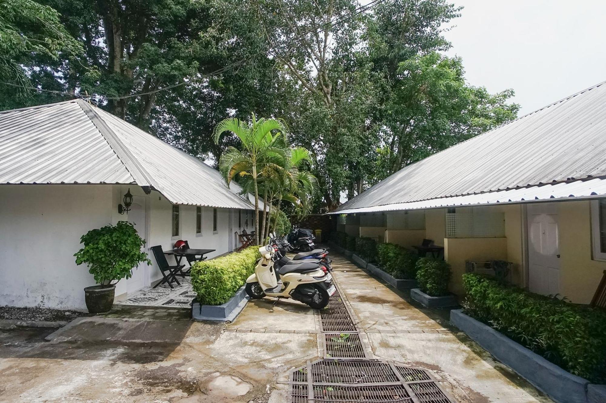 Kos 168 Jimbaran Hotel ภายนอก รูปภาพ